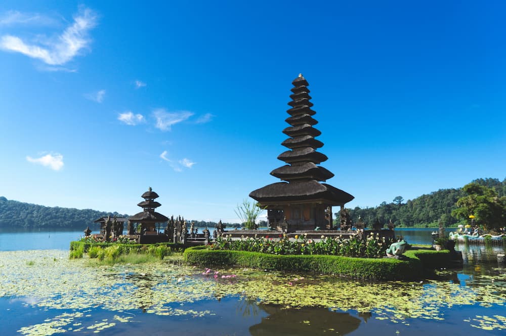 floating-temple-in-bali